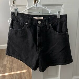 Levis high waisted mom short black size 28